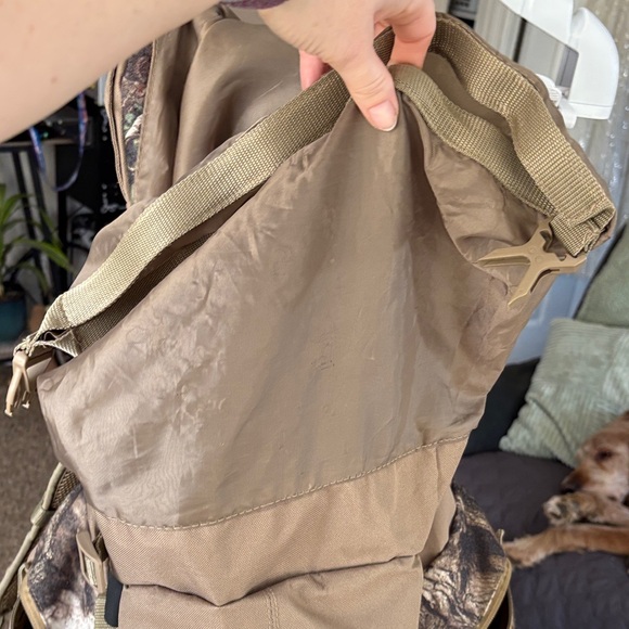 Fieldline Pro Series
Camo Outdoor Backpack - Picture 6 of 8